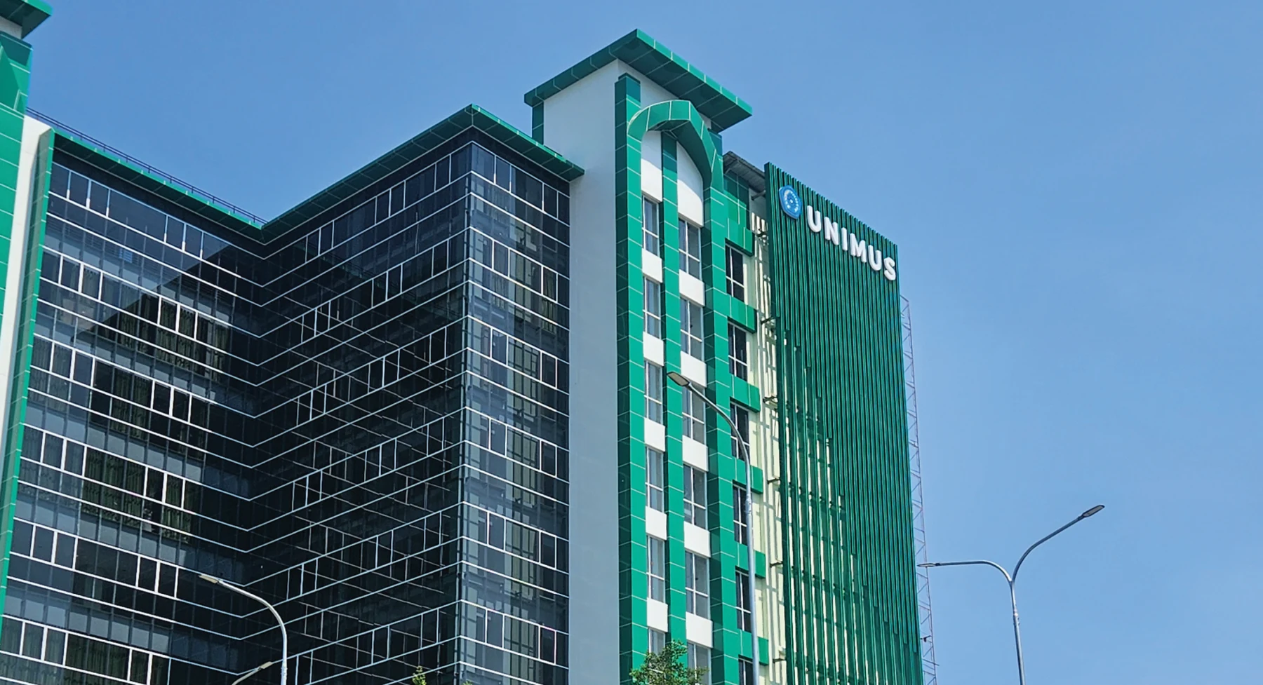 Gedung Kuliah Bersama Universitas Muhammadiyah Semarang — tampak bangunan dari company profile TKSM