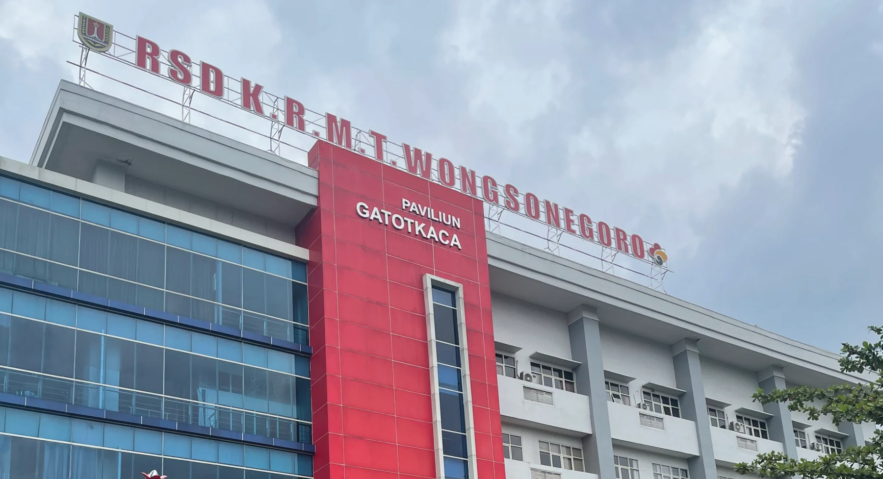 RSUD K.R.M.T Wongsonegoro — tampak bangunan dari company profile TKSM